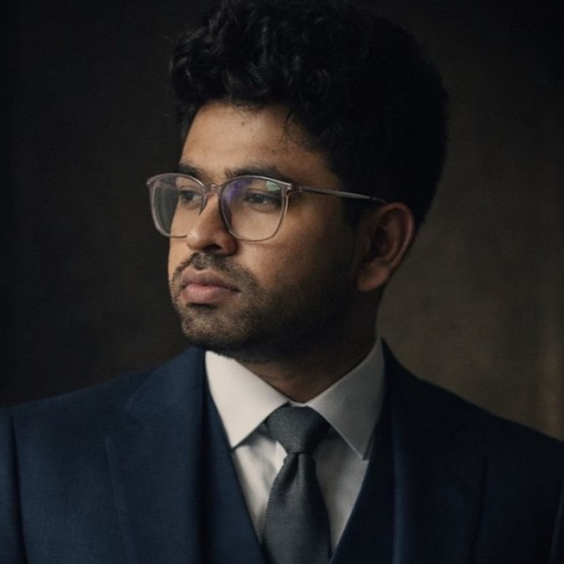 Portrait of Theesh Tsandaru